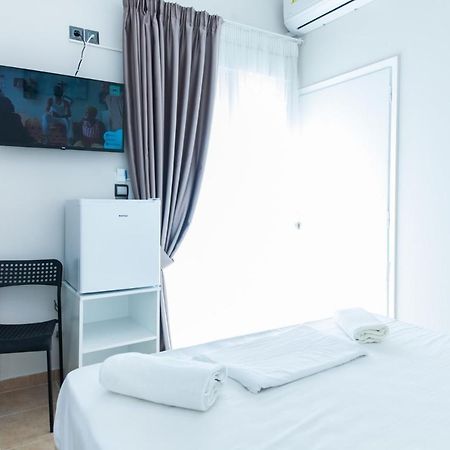 Silver Hotel Athens Double Room With Balcony Exterior photo